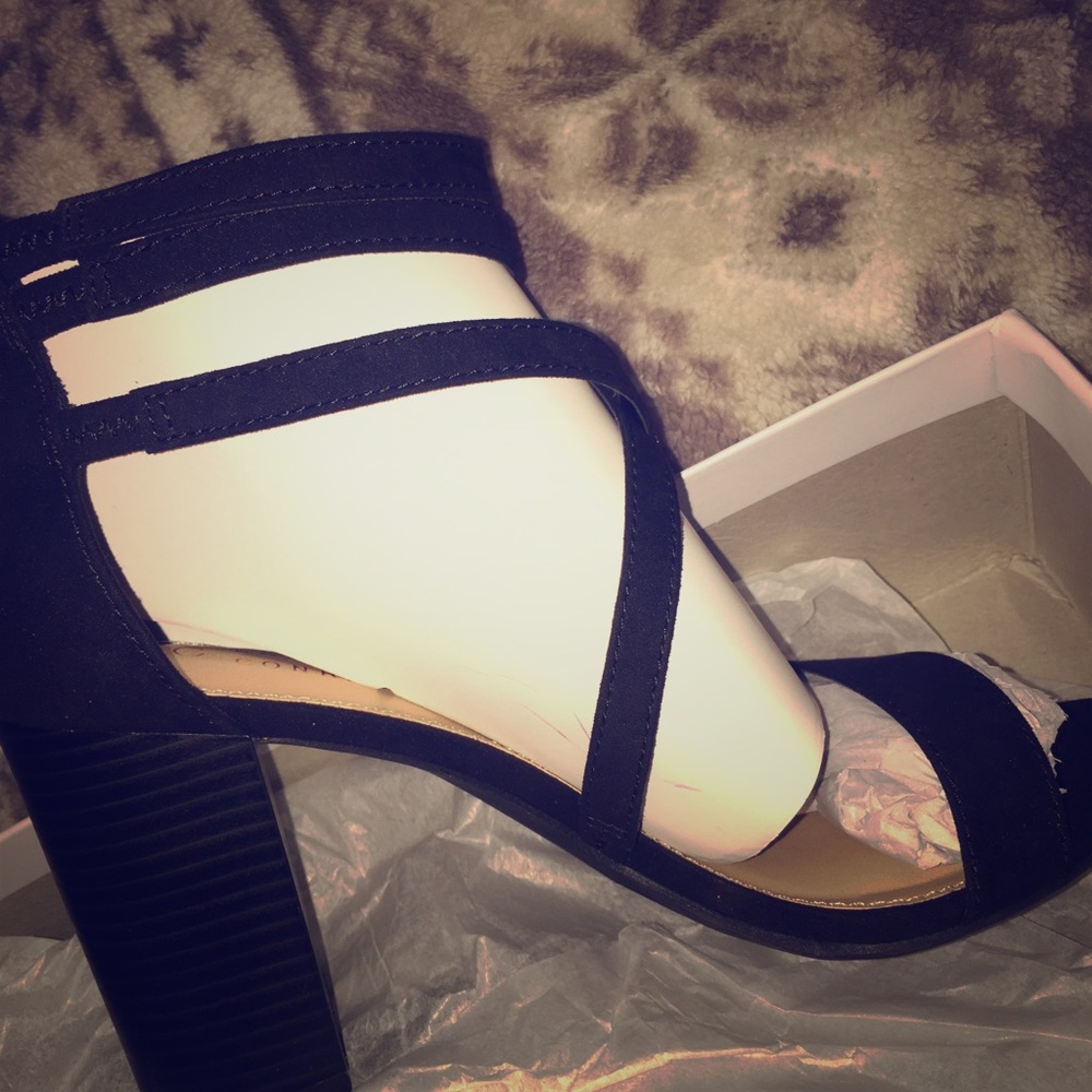 I’m selling these heels by LC Lauren Conrad.